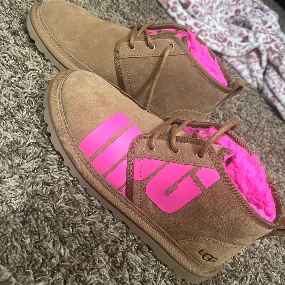 UGG BOOTS